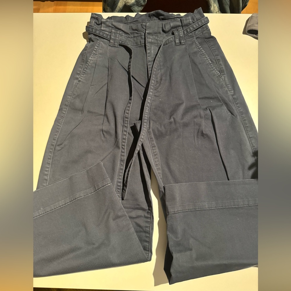 American Eagle Paperbag Pant Like New